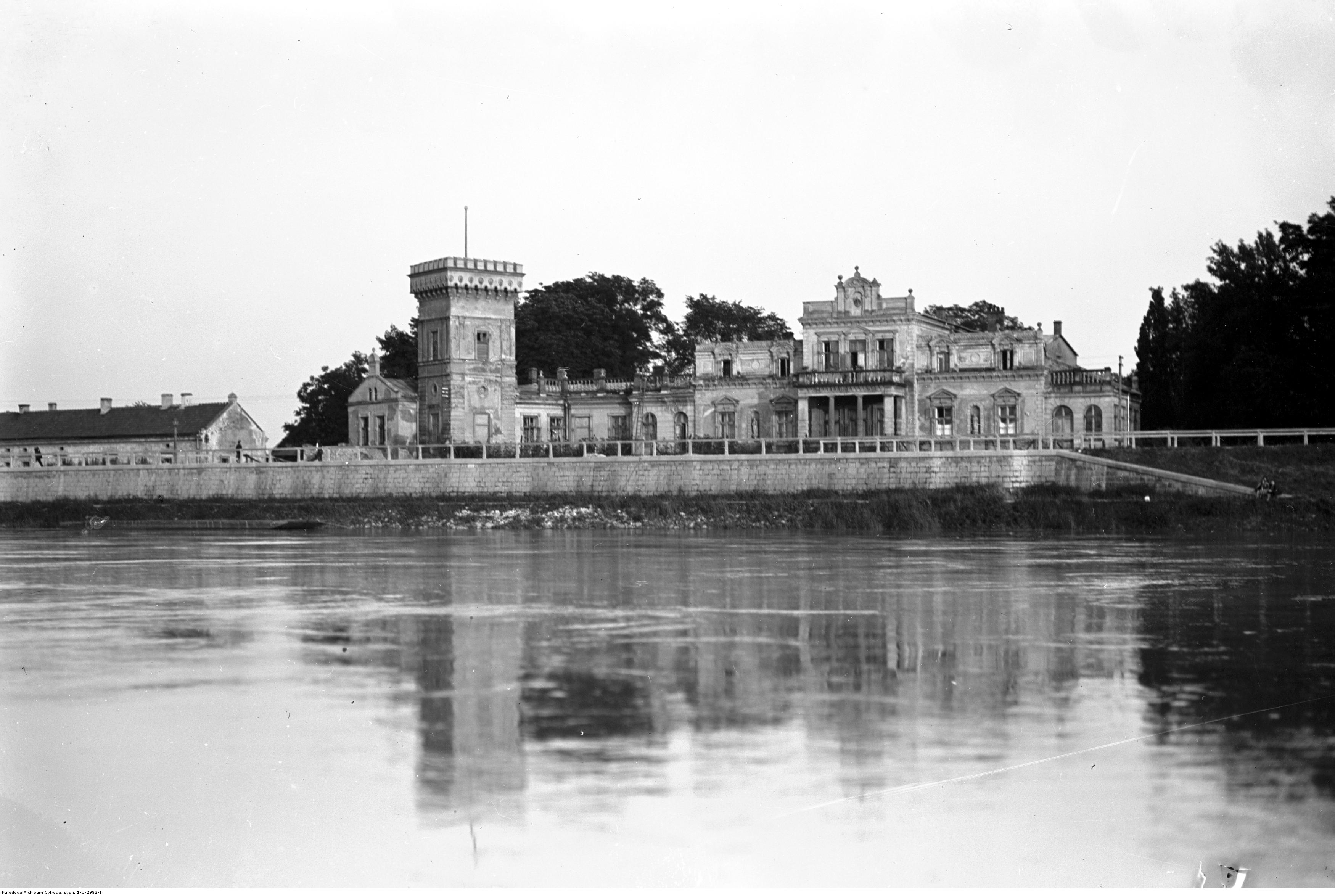 Widok na Pałac Lasockich od strony Wisły