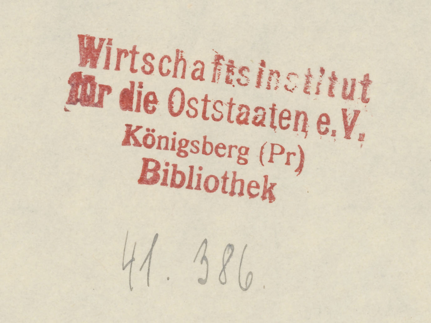 Instytut Gospodarczy dla Rosji i Państw Wschodnich, Czerwona pieczątka Wirtschaftsinstitut für Rußland und die Oststaaten E.V. Königsberg Pr.; pod pieczątką odręczny zapis wykonany czarnym tuszem składający się z cyfr arabskich z kropkami znajdujący się (np. 36.493.); biała nalepka umieszczona na dole grzbietu